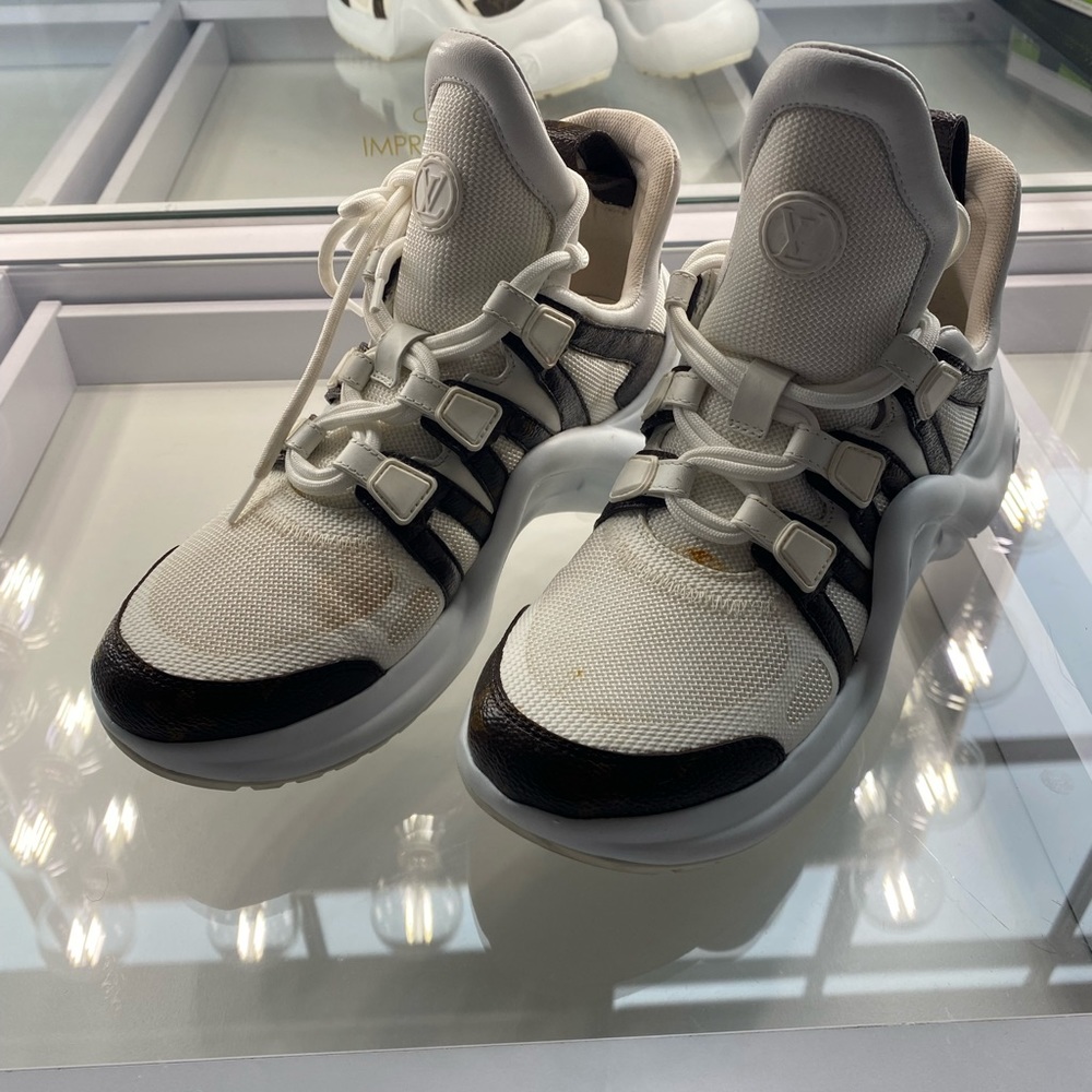 LOUIS VUITTON
LV Monogram Leather Chunky Sneakers